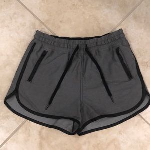Lululemon track shorts sz 4